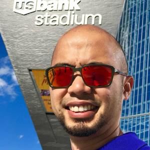 Meet your Posher, Johnmichael